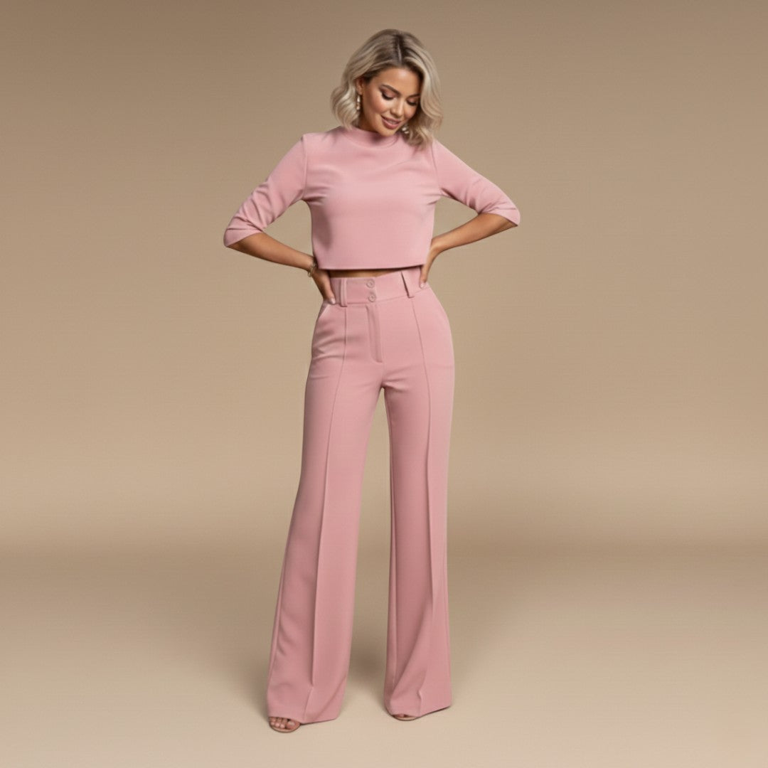 Tweedelige dames set met crop top en wijde broek | outfitstijl