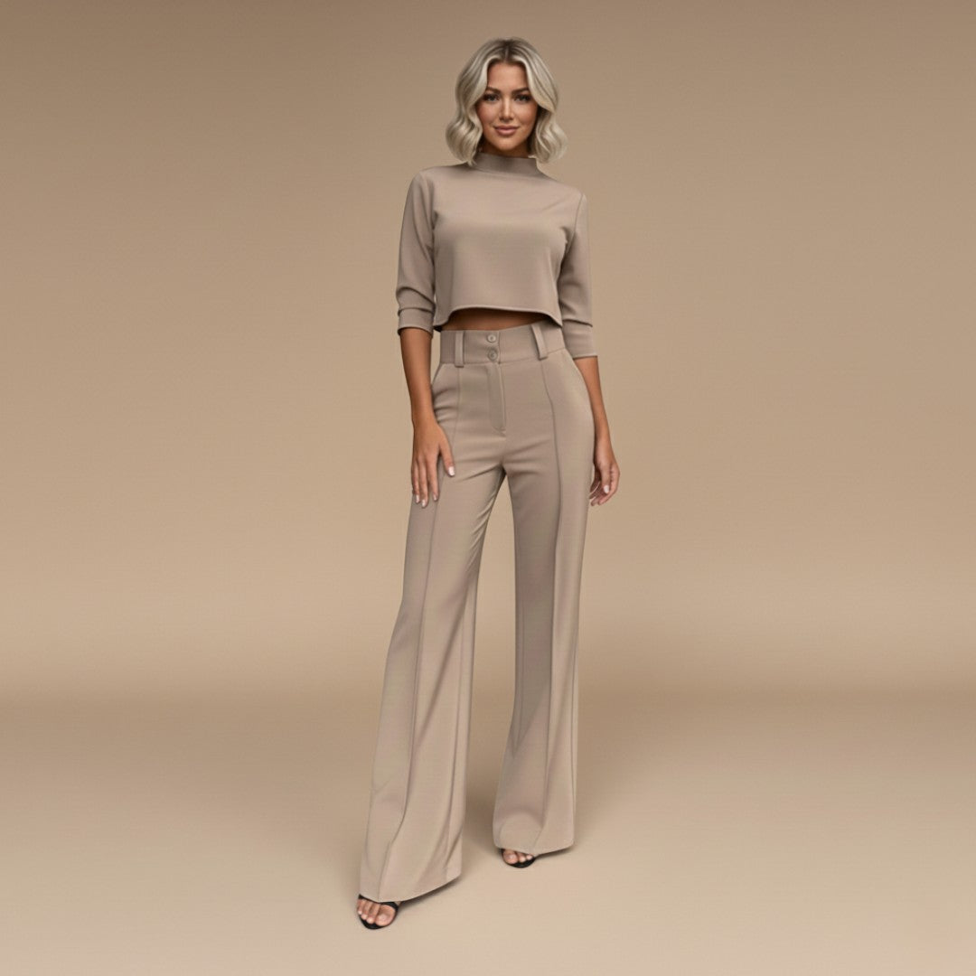 Tweedelige dames set met crop top en wijde broek | outfitstijl